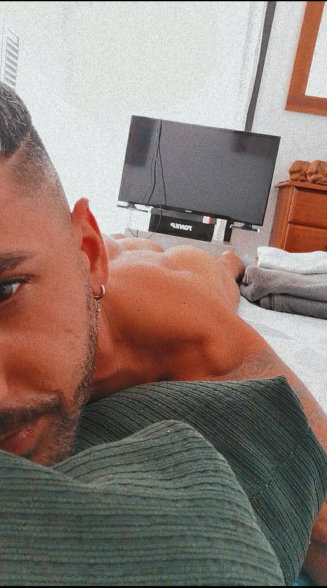 Me desperte con ganas de p....!
Rt si vendrias a darme guerra!
Domingo sin planes, si se te ocurre algo...⬇️
Onlyfans.com/elmago30