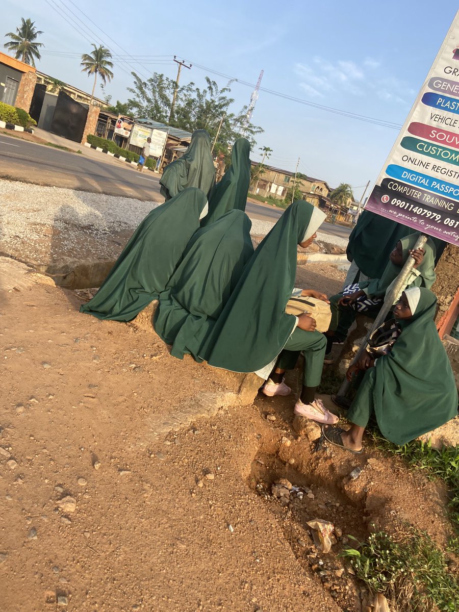 Damilee_'s tweet photo. The only school in Osogbo that goes to school on Saturday and Sunday.
Thursday and Friday is their own weekends https://t.co/IWkCZIuGod