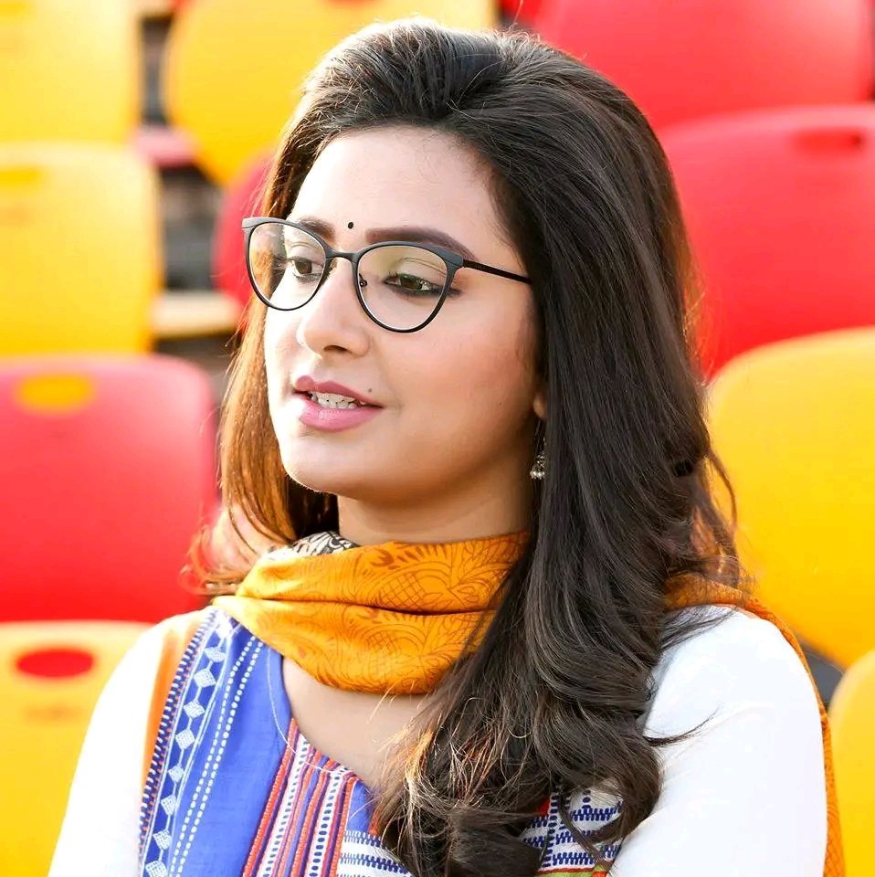 📷 লাল হলুদের কন্যা ❤️💛

#TorchBearers | #SubhashreeGanguly