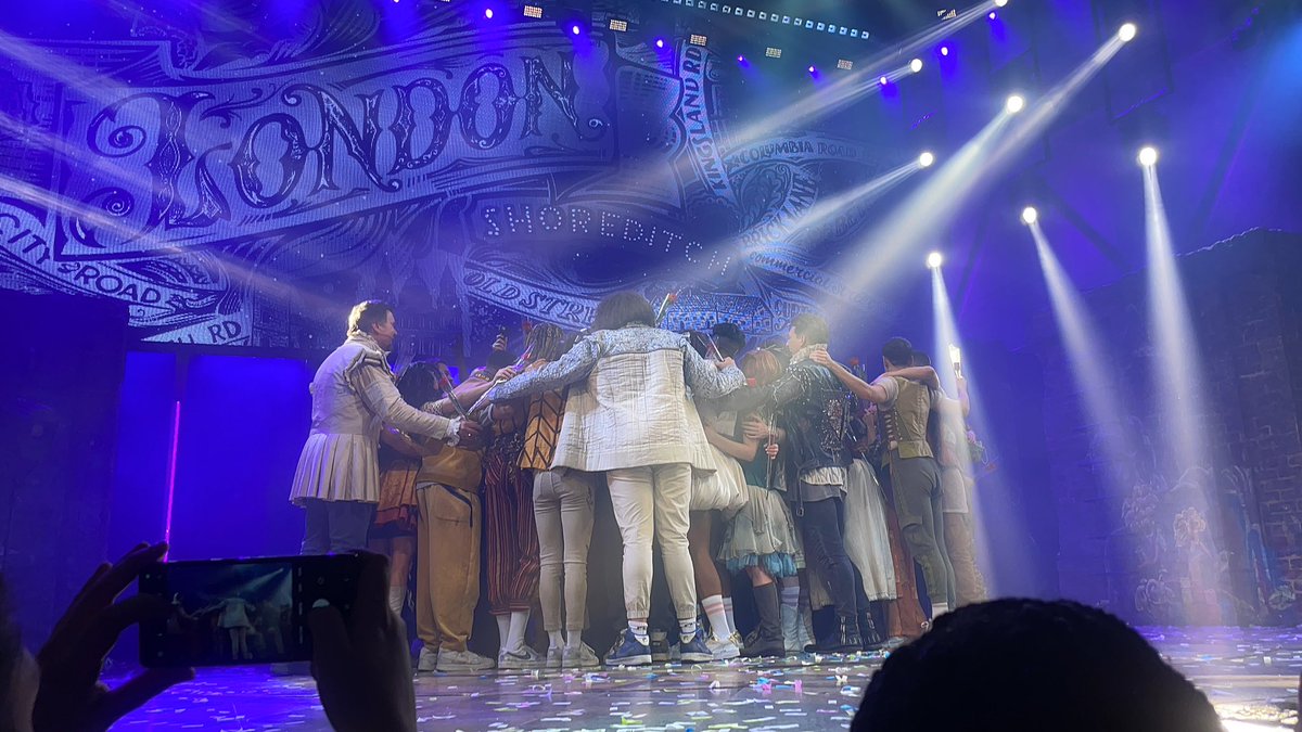 _abby_r_'s tweet photo. ‘i think you could save my life’ 💗💛

@julietmusical , thank you - i honestly dont know where i’d be without you https://t.co/6GGo67HCMB
