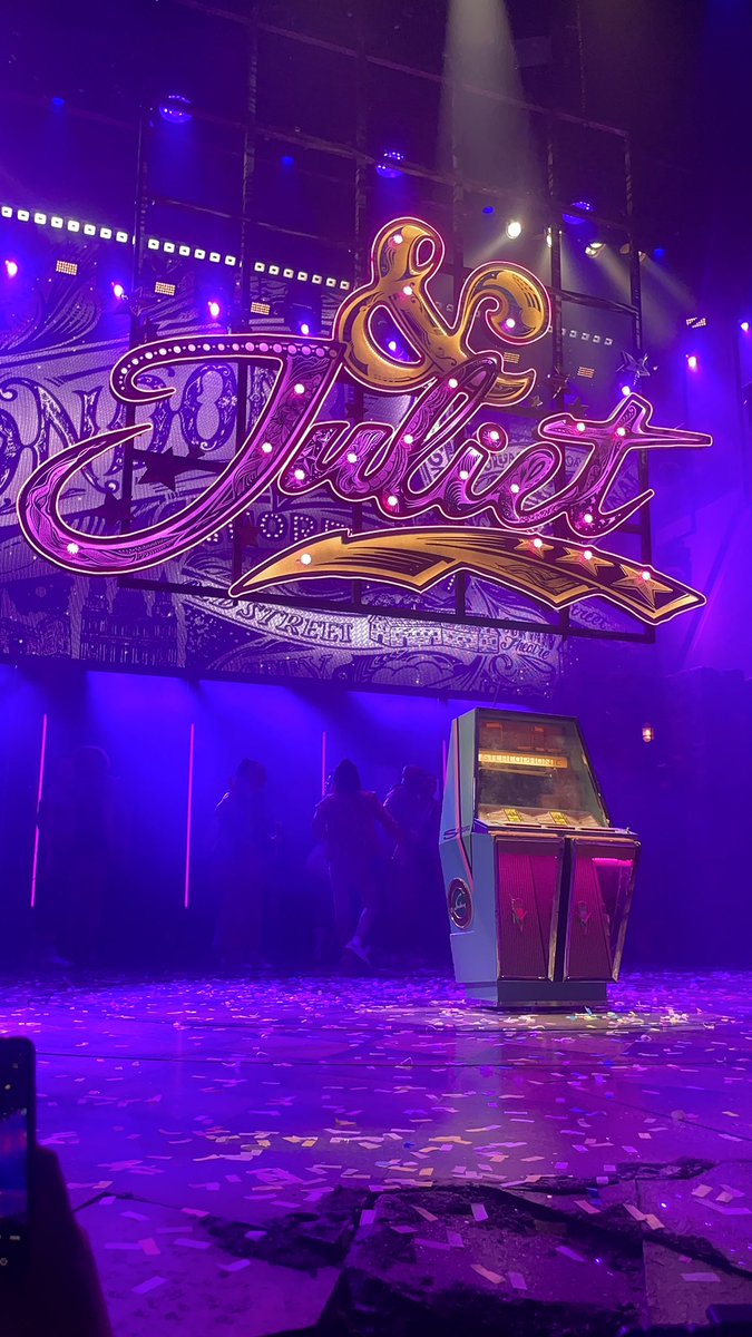 _abby_r_'s tweet photo. ‘i think you could save my life’ 💗💛

@julietmusical , thank you - i honestly dont know where i’d be without you https://t.co/6GGo67HCMB