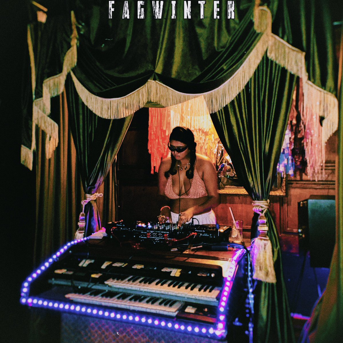 fagwinter_'s tweet photo. FAGWINTER BACK TO SCHOOL IMAGES
Shot by: @MrFagwinter https://t.co/rdsn2HsjeR