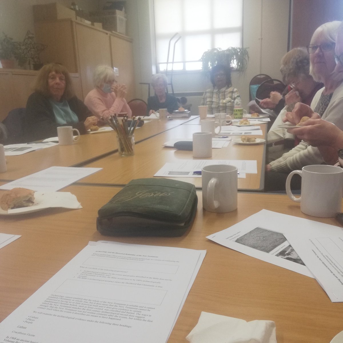 Many thanks to Dr Peter Harris for leading another excellent seminar, this time on New Testament archaeology. Next up: miracles! <a href="/ReasonableDr/">Dr. Chim Ritchelds</a> <a href="/SeeOfRochester/">@SeeOfRochester</a> <a href="/RochesterLearn/">RochesterLearning</a>