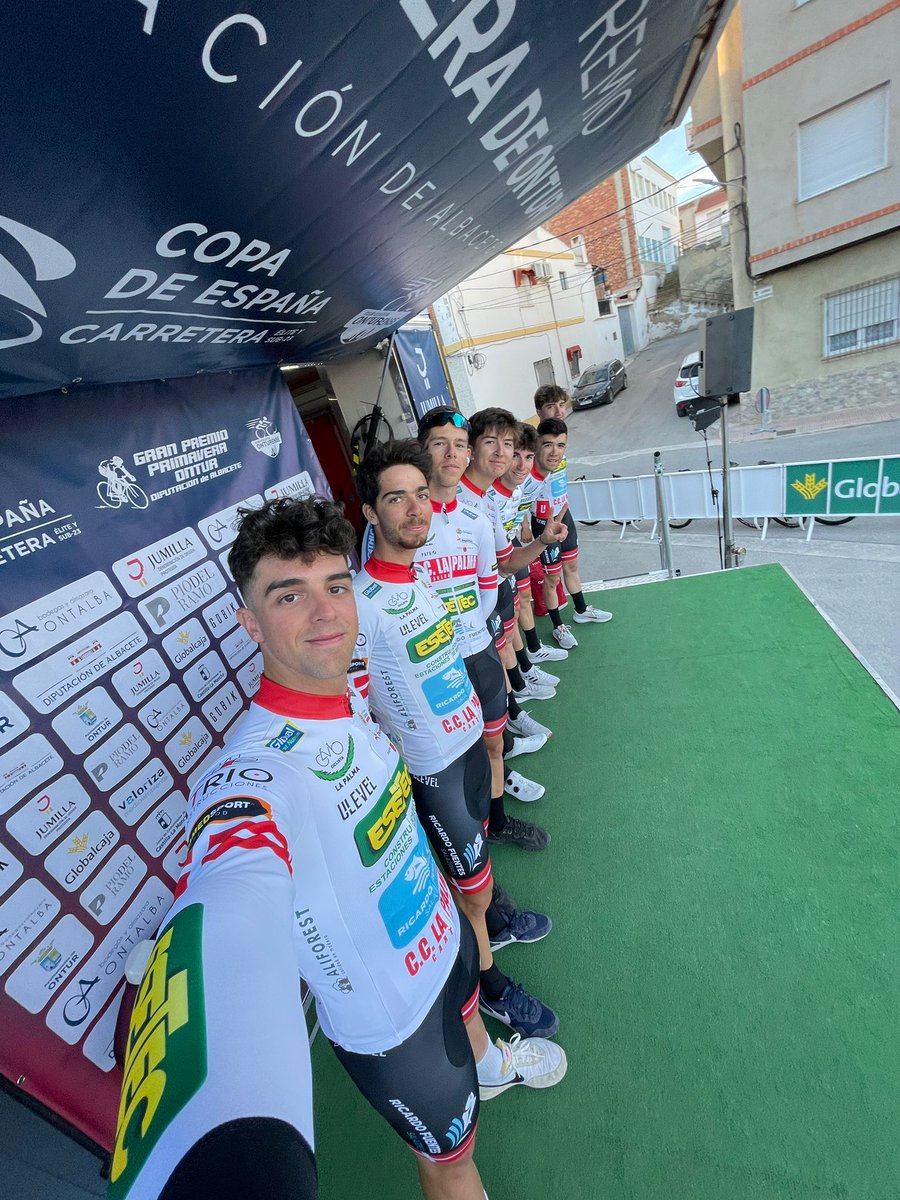 🌪️ #GPPrimaveraOntur23
🏆🇪🇸 #CopaEspañaEliteSub23 

😎 Presentación de equipos con selfie incluido ☑️ 

🚴‍♂️ @Raulgranados99 @ArinoGonzalo @PedroIzquierdoC @davidperzlopz @Joseurrea_03 @Abeel1_ y @villaverde_joel.