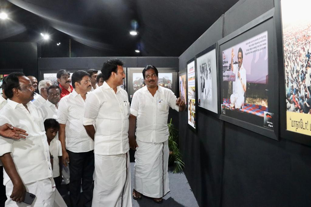 pmoorthy21's tweet photo. மதுரை,மேனேந்தல் மைதானத்தில் 8வது நாள் தொடர்ச்சியாக- மாண்புமிகு தமிழ்நாடு முதலமைச்சர் அவர்களின் 70 ஆண்டுகால பொது வாழ்க்கை பயணம் குறித்து " மக்கள் பயணத்தில் மாண்புமிகு முதலமைச்சர்" என்ற தலைப்பில் ,(1/2) https://t.co/ReTFFSRyIS