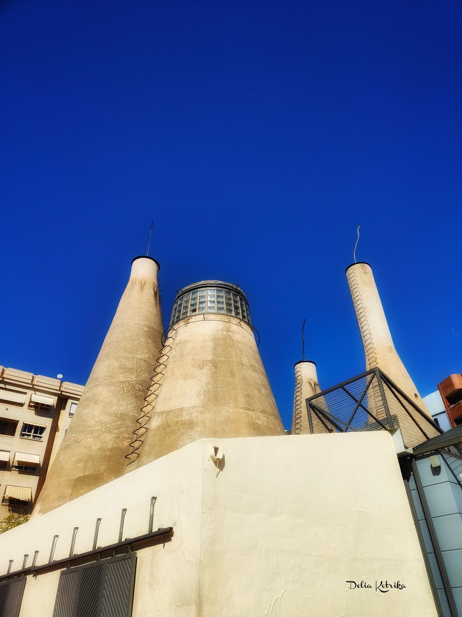 delia_kotrika's tweet image. Auskalo!! 🤭😂😂
Plaza de Las Chimeneas
#Eltx  #Elche
 #Alacant
