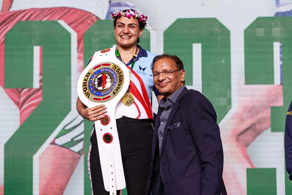 Debojo Maharshi (@debojo_m) on Twitter photo Congratulations <a href="/saweetyboora/">saweety boora</a>
You make us proud. <a href="/BFI_official/">Boxing Federation</a> #womensworldchampionships #itshertime <a href="/flyspicejet/">SpiceJet</a> <a href="/AjaySingh_SG/">Ajay Singh</a> Congratulations <a href="/saweetyboora/">saweety boora</a>
You make us proud. <a href="/BFI_official/">Boxing Federation</a> #womensworldchampionships #itshertime <a href="/flyspicejet/">SpiceJet</a> <a href="/AjaySingh_SG/">Ajay Singh</a>