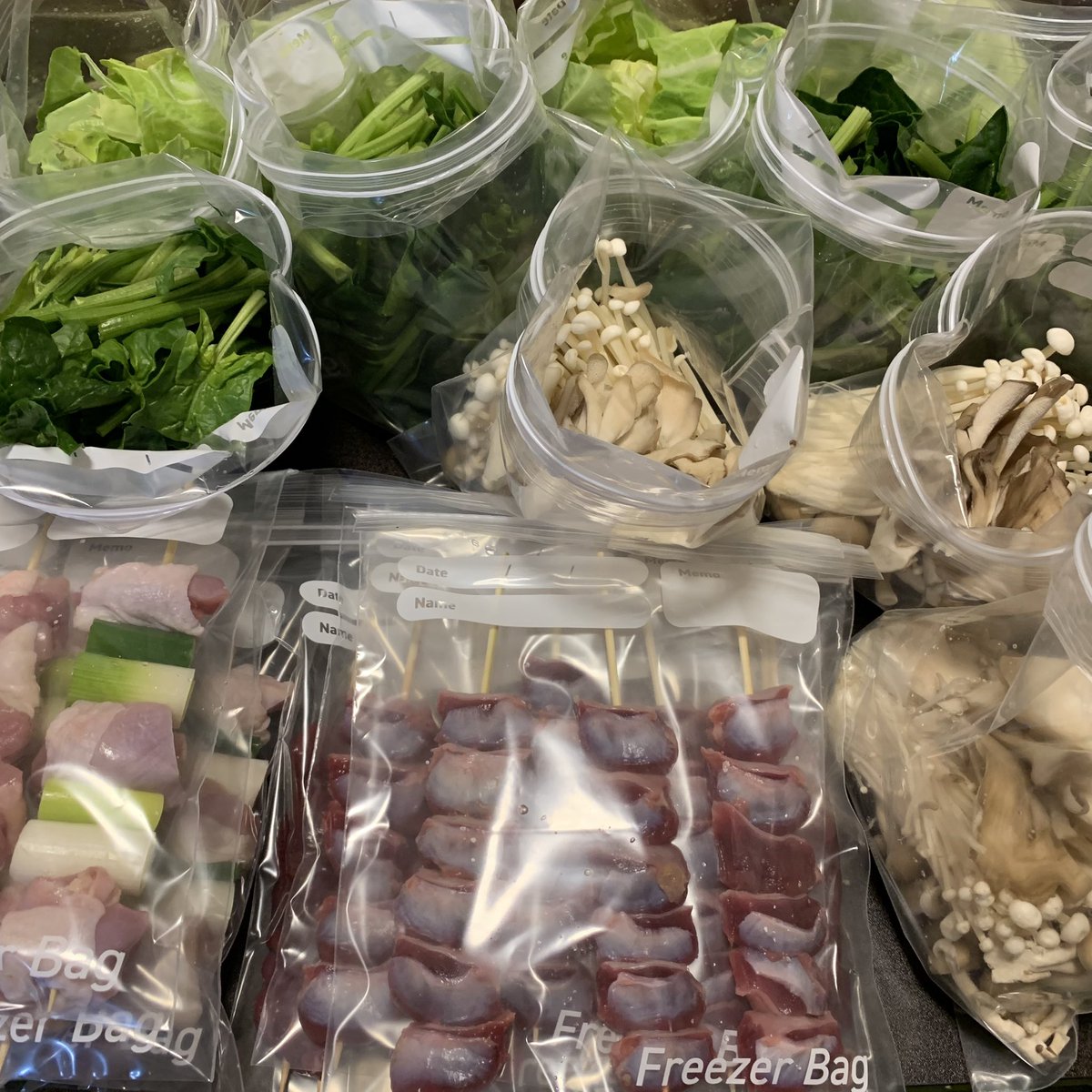 okapi522's tweet image. 休みの日に だるいけど仕込みをしておくと、平日の自分が感謝してくれます😂
#酔った状態で作業するから死ぬほど時間がかかる #春キャベツは絶対生がいい