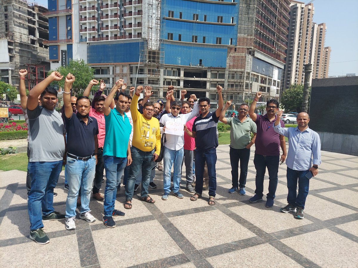 Whistle90827204's tweet photo. #MLAJewar #MLADadri #UPCM @dr_maheshsharma @tejpalnagarMLA @DhirendraGBN @myogiadityanath @myogioffice @NandiGuptaBJP @PankajSinghBJP 
#CheatedHomeBuyers of #Unitech #Jaypee #Supertech &amp; other projects #JustAsking #KabMilegaApnaGhar #KabHogiRegistry
#GharkiBaat during #MannKiBaat https://t.co/dapuHxTc2H