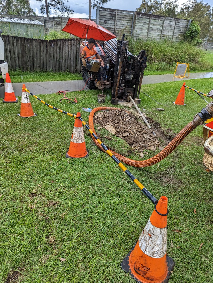 TorusNetworks's tweet photo. We have had a huge weekend on #ProjectHelios by #TFN. 5 rail crossings by 4 drill rigs by 3 civil subbies across 2 days with 1 big thanks to @QueenslandRail for all their assistance. #backhaul4all #digginginthedirt #highfibrediet #TitanTelecoms @civconex #Sublime #SCDD https://t.co/bKvGwumZRj