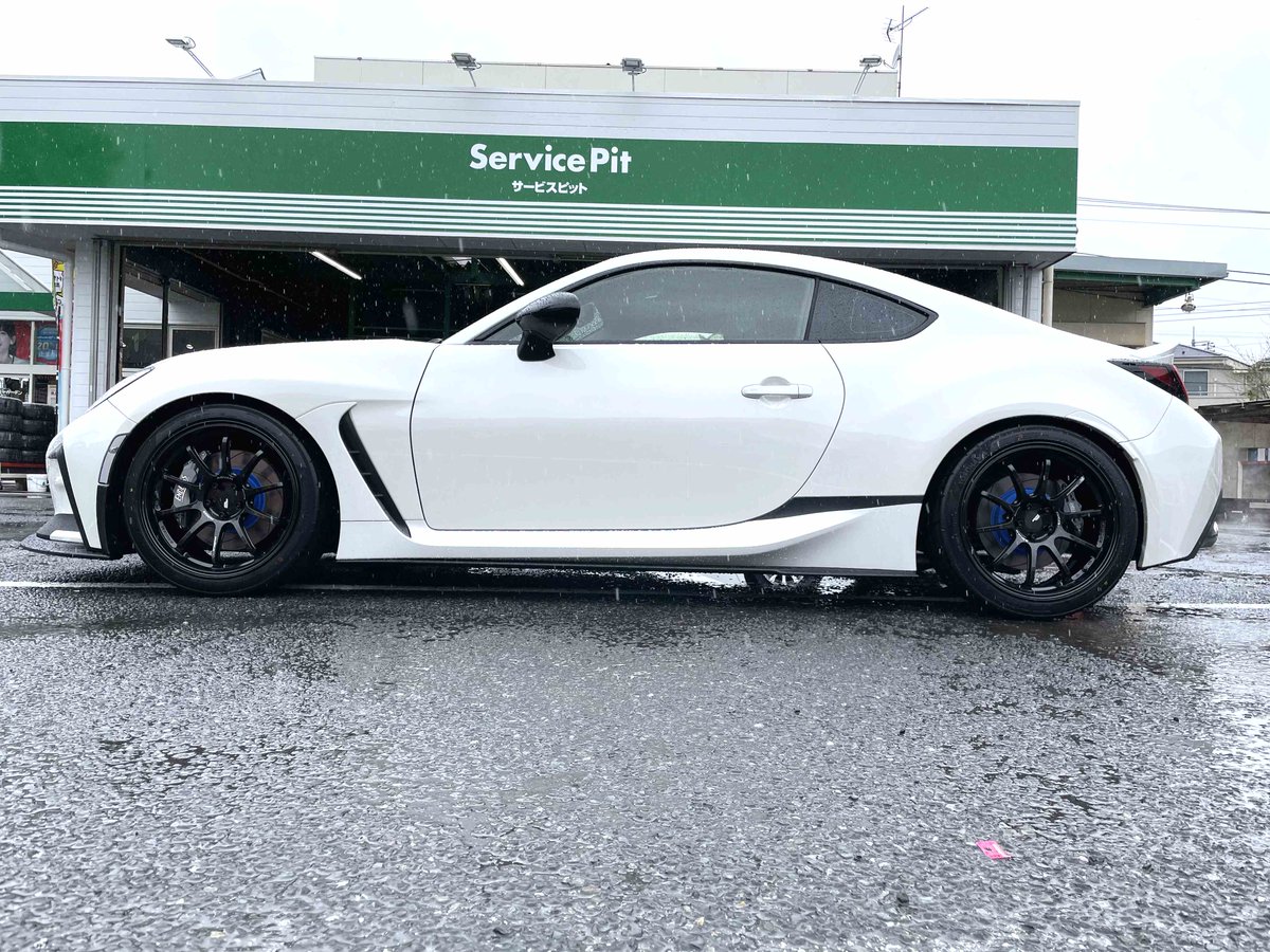 HigasikurumeTg's tweet photo. GR86に
ADVAN Racibg RS-DF
チタニウムブラック
ADVAN NEOVA AD09
をお取り付けさせていただきました♪
めちゃくちゃお似合いです！
 #タイヤガーデン #東京 #東久留米 #ヨコハマタイヤ #ヨコハマホイール #アドバンレーシング #タイヤ交換 #ホイール交換 #Advan #toyota #GR86 #rsdf #neova #AD09 https://t.co/aFj4rqUCGy