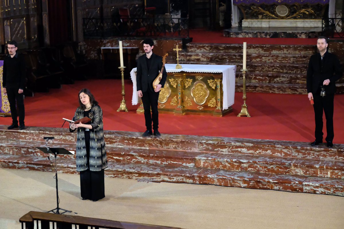 Notre-Dame de la Réal comble et standing ovation pour l’Ensemble Oriscus qui a magnifié #HildegardVonBingen avec la merveilleuse voix d’Anne Bertin-Hugault. 👏
📸Michel Aguilar <a href="/MairiePerpignan/">Ville de Perpignan</a> <a href="/perpitourisme/">Perpignan Tourisme</a> #perpignan <a href="/BonetAndre/">André Bonet Ⓜ️🇫🇷</a> #musiquesacree