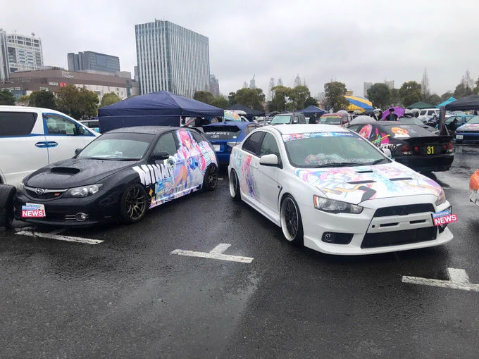 お台場の痛車天国拝見させていただきました!!沢山の痛車があってすごかった!かわいくてカッコいい痛車ばかりでした( ^ω^ )僕のイラストを使って頂いている箱ステもいただけました!((꜆ ˙꒳˙)꜆ #痛車天国2023 