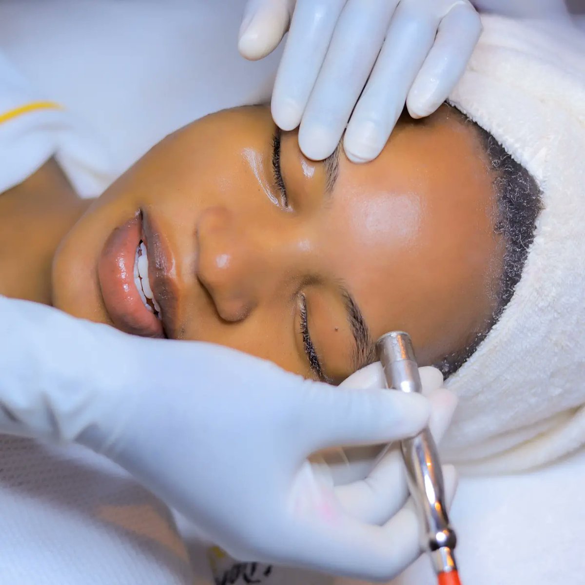DonsOrganicSpa's tweet photo. Look good, feel good!
Our Facial treatments will help you step into the week with a fresh skin,refined tone and perfected pores.

Book your Facials now!!
📞 0709 745 080 
📲 WhatsApp:0775 159 729 

#Donsorganicspa #Donsfacials #Visitus #booknow #MeetMeAtTheSpa https://t.co/eGopP1K2Lg