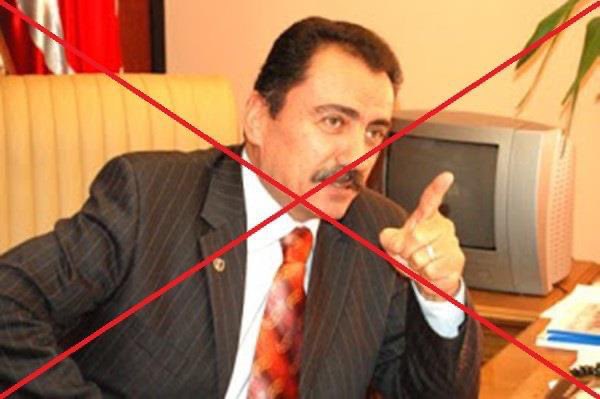 Seni tanıyordum.

Elinde silah, Komünist avına çıktığın ta o ilk günlerden beri seni tanıyordum.

Önce Ankara'da sonra İstanbul'da ve tüm bir ülkede kana bulamadığın sokak, kahvehane, okul avlusu, fabrika önü kalmamıştı.

Ev baskınları yaptın, kör karanlıklarda.

Boğarak