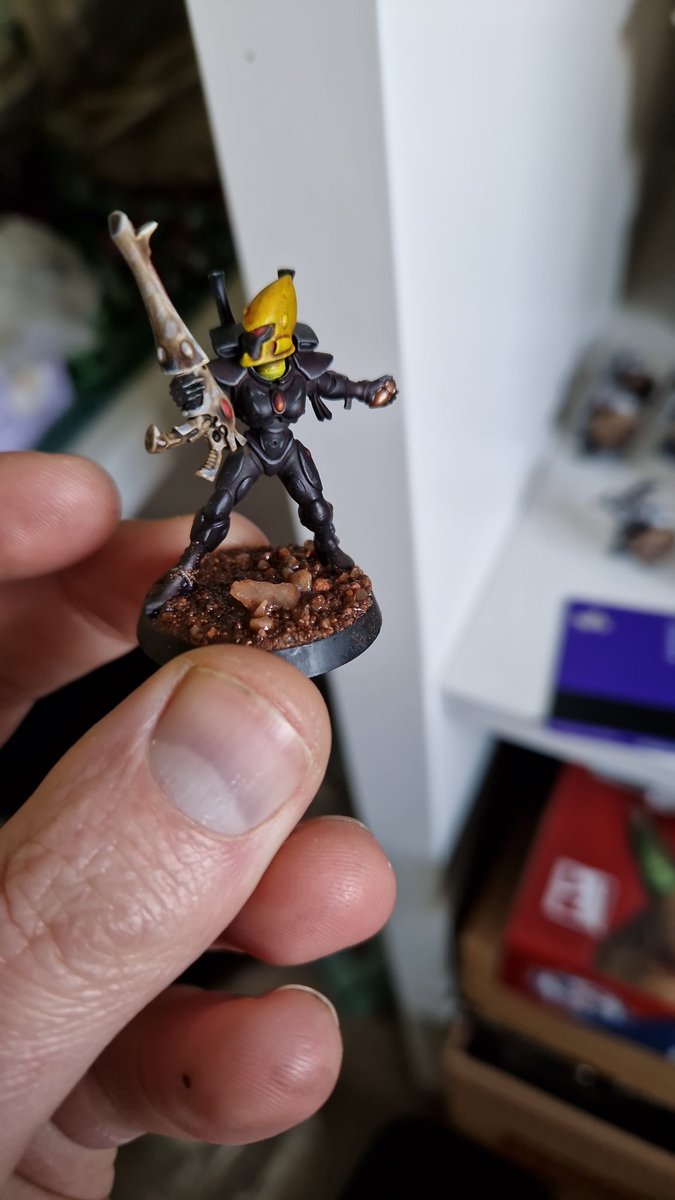 Did a paint. Trying to recapture my youth with an rogue trader style paint job. #eldar #40k #GamesWorkshop #warhammer40k