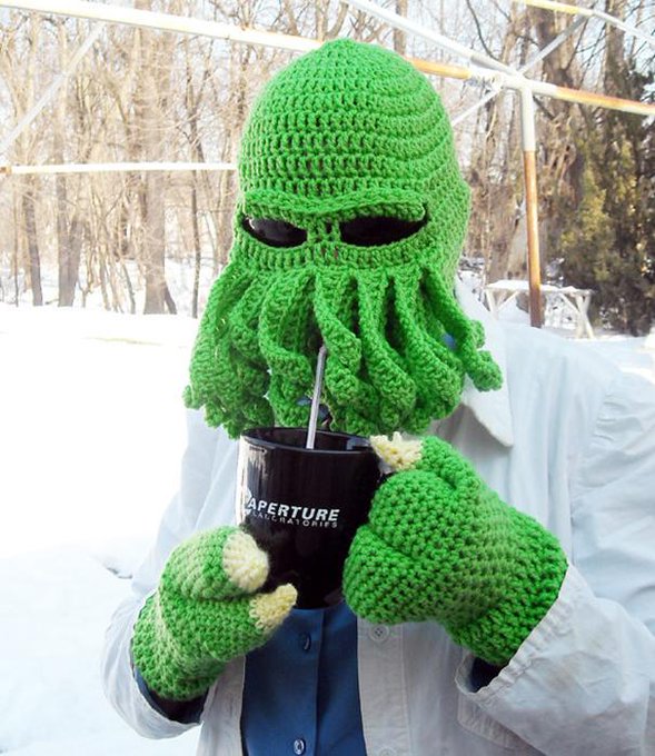 Gurdur's tweet photo. 2/n More #cephalopod / #Chthulhu #ExtremeKnitting* https://t.co/1vSha6icAo