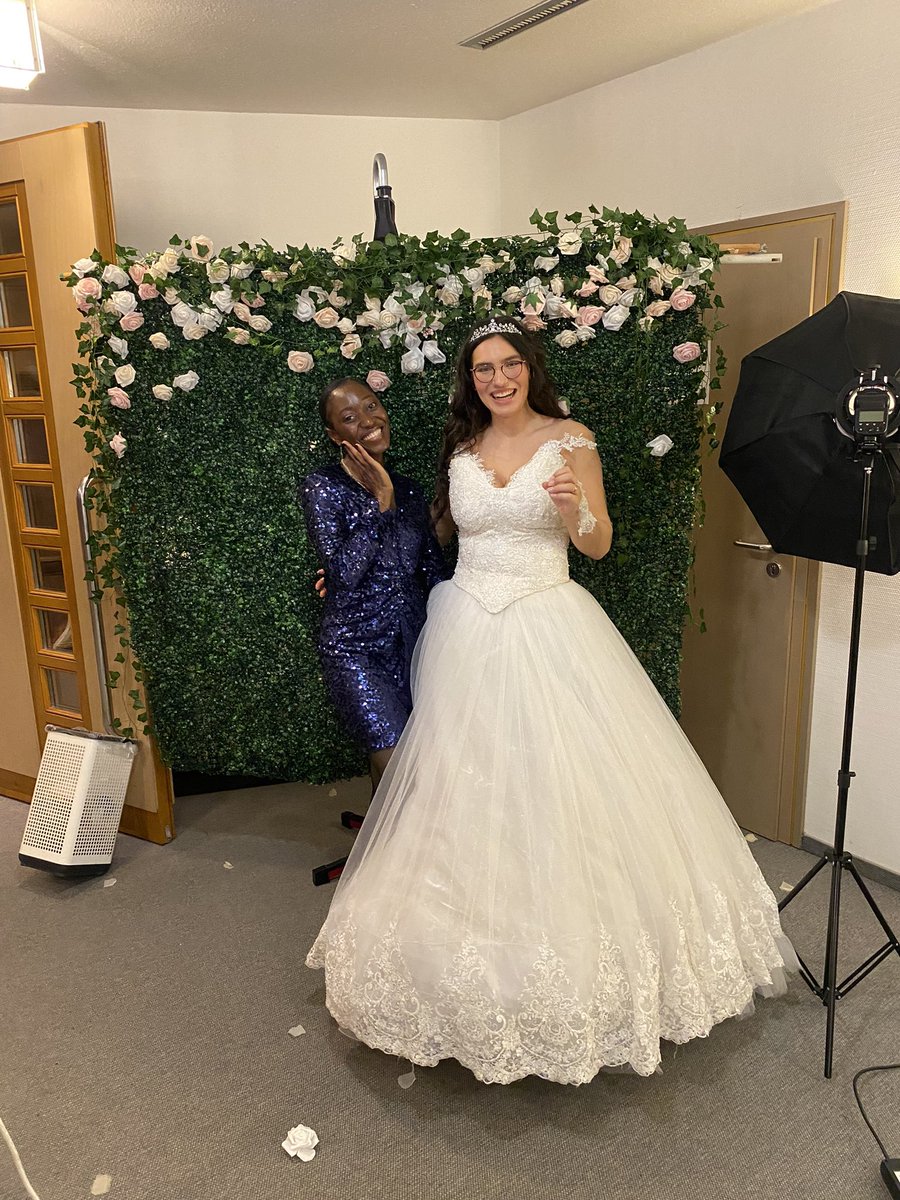 KamikaAnne's tweet photo. Herzlichen Glückwunsch 🎊🎉🎈🍾 liebe #Rabea 🫶❤️
Alle beste für diesen neuen Anfang
#Hochzeit
Claude&Rabea https://t.co/tSTcmI84sg