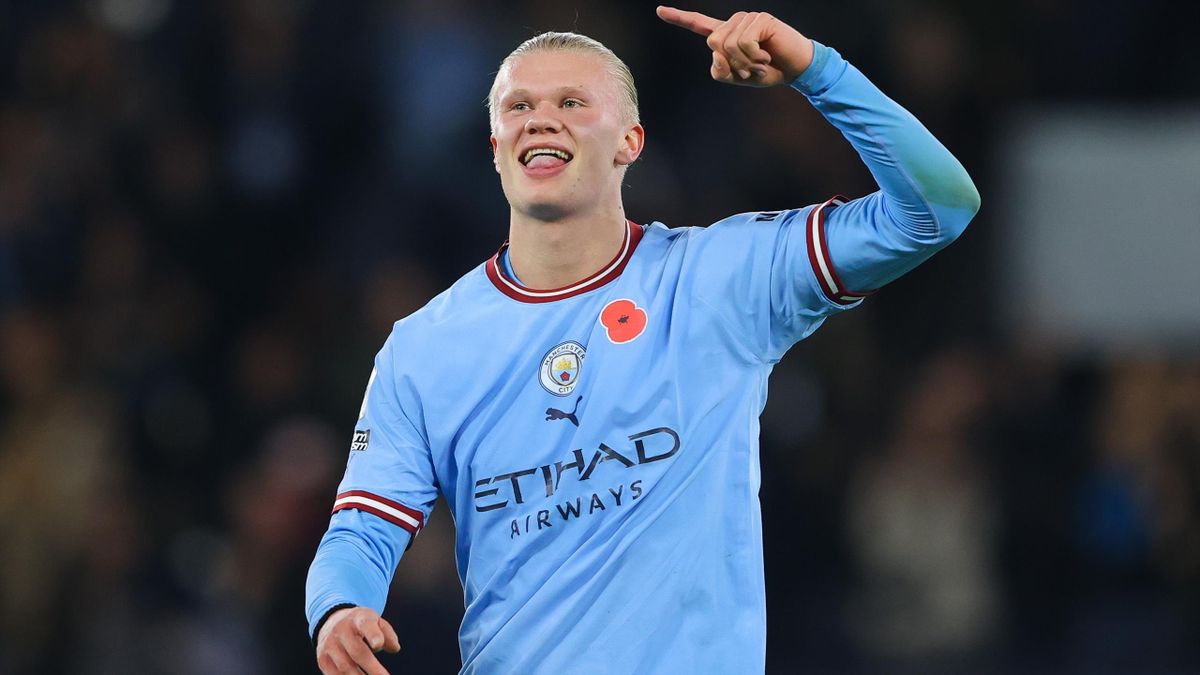 elchiringuitotv's tweet photo. 🚨‼ ¡OJO A ESTO! El City pretende ofrecerle a Haaland un salario semanal de 550.000 euros para evitar el interés del Real Madrid. 

🔵✍ La directiva citizien busca así renovar su contrato hasta 2028, según 'The Sun'. https://t.co/d5k78NM7Du