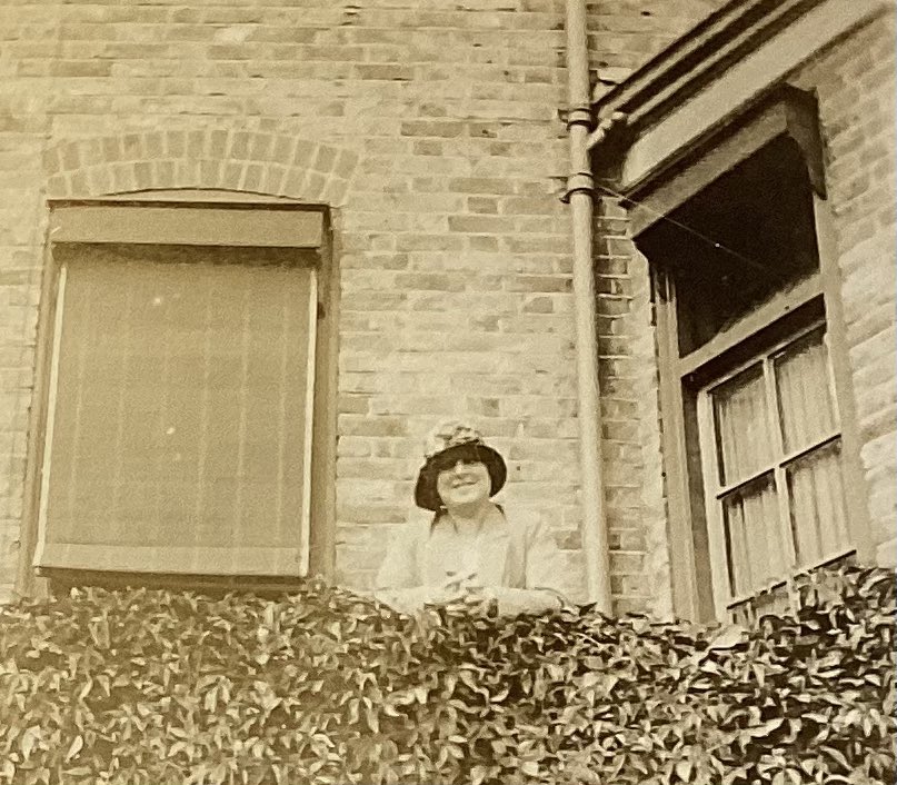 Happy Birthday Isobel, Mrs #GustavHolst, born #otd 1876.  The photo is one of several showing her enjoying a rare family holiday with #ImogenHolst @southeastNT Paycockes in 1923. Essex was her beloved home for over 50 years @ThaxtedFestival