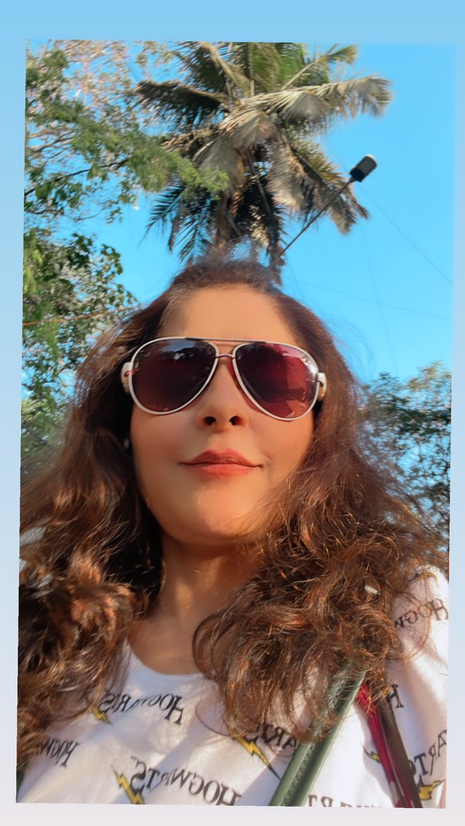 TThoria's tweet photo. Always live your life with gratitude in your mind, peace in your soul, and love in your heart; life has been kind to you, it may not have given you everything that you want, but it has given you everything that you need, be grateful.😇🙏 https://t.co/bWVoGSqtMK