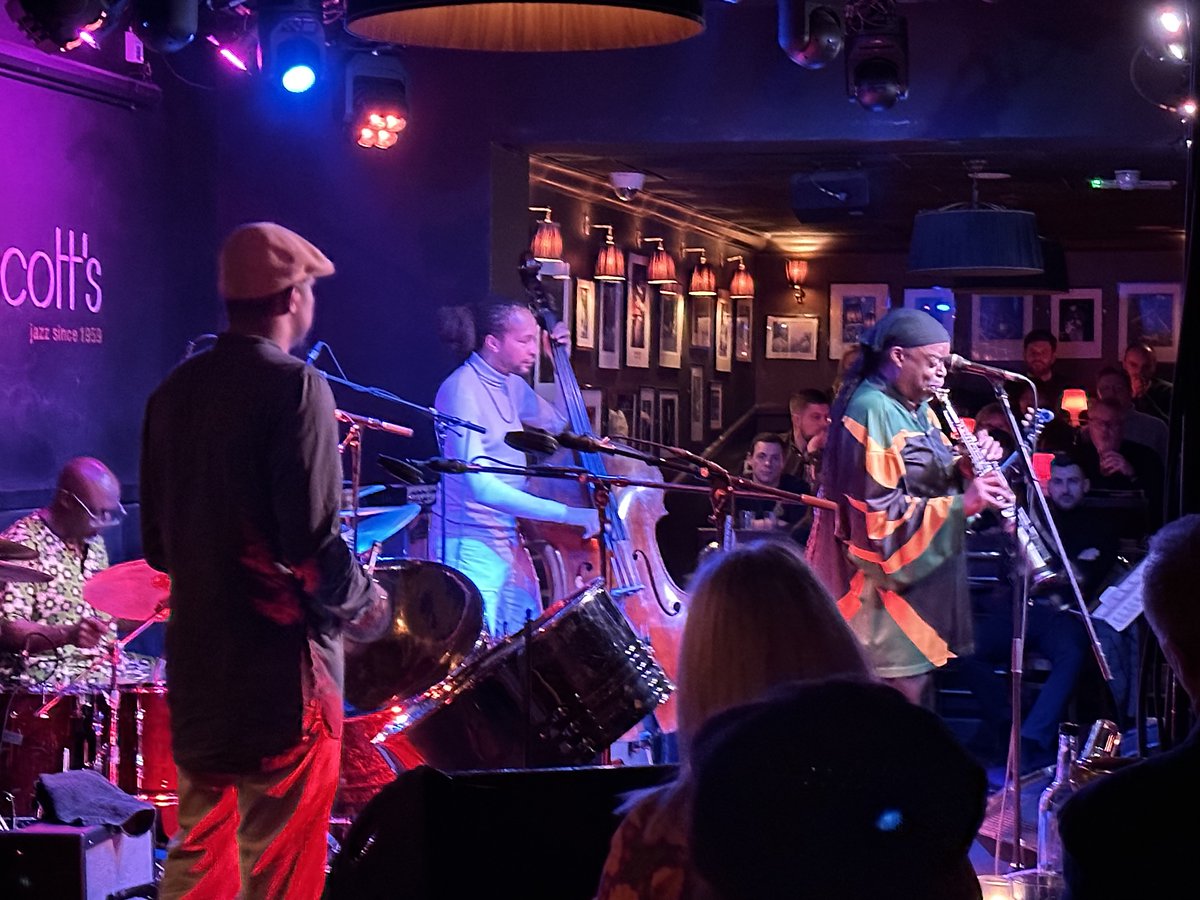 Fantastic evening with Courtney Pine at Ronnie Scott's Jazz Club last night! 🇬🇧 Courtney was the was the founder in the 1980s of the Jazz Warriors and plays amazing clarinet! @officialronnies #ronniescotts #thisissoho #soho #jazz #jazzclub #London #LDN #courtneypine #clarinet