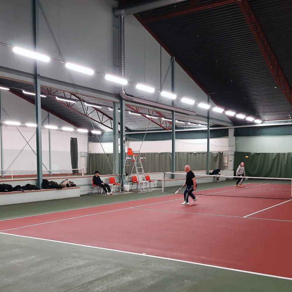 Katrineholms kommun belyser Sportcentrums tennisbanor med LED-limpan https://t.co/p2rtaKLoSl https://t.co/IKiN2sIHfB