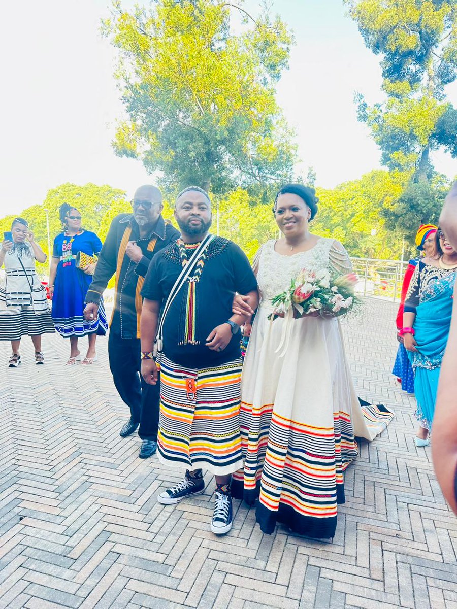 Sifikile, satshatisa safota❤ #namjewelrybride #africanflarestyle #traditionalwedding