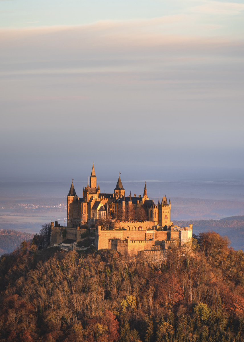 📍Château de Hohenzollern Un merveilleux château de princesse qui se situe à 2h de route de Strasbourg.