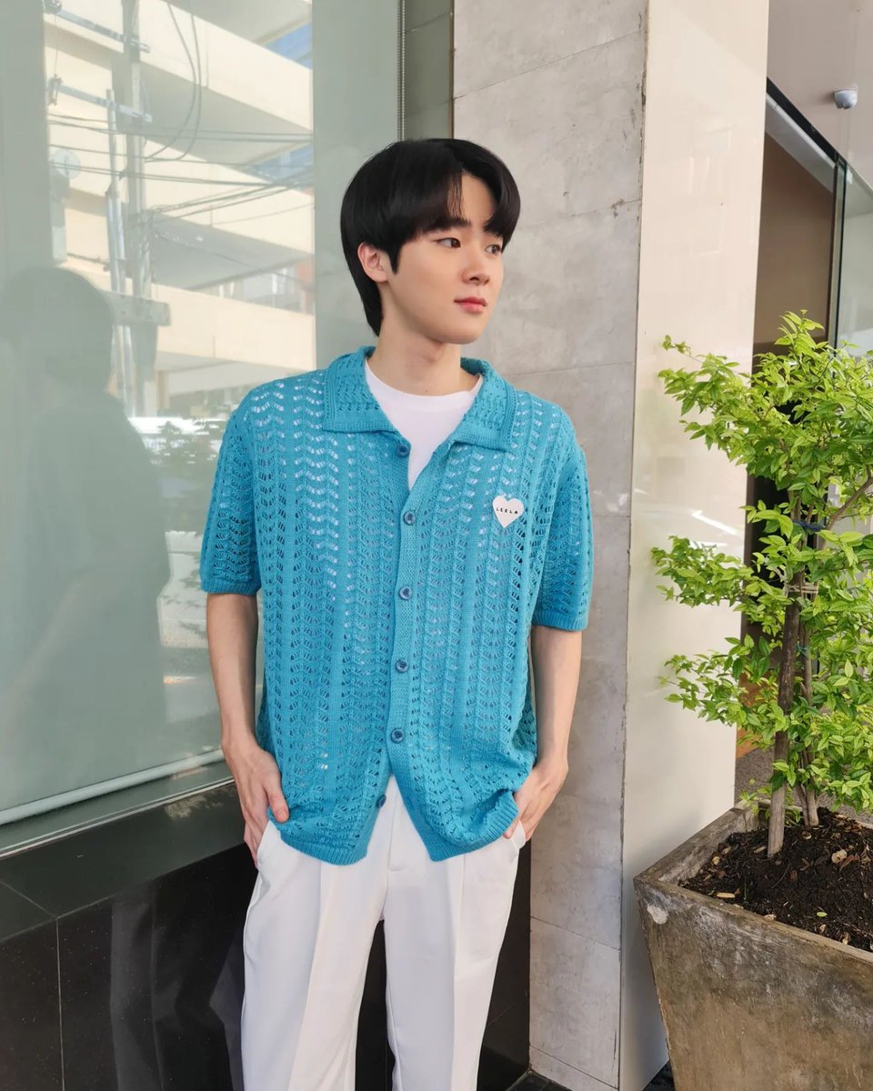 LongRukTher's tweet photo. คุณหมอสุดหล่อราชนิกูลบอมมุ 🤍💙💜
#ราชเทวีคลินิก #RealBeutyRealMe
#bommu #ชาวมุ #ChsoMu https://t.co/nHvlOusZkv