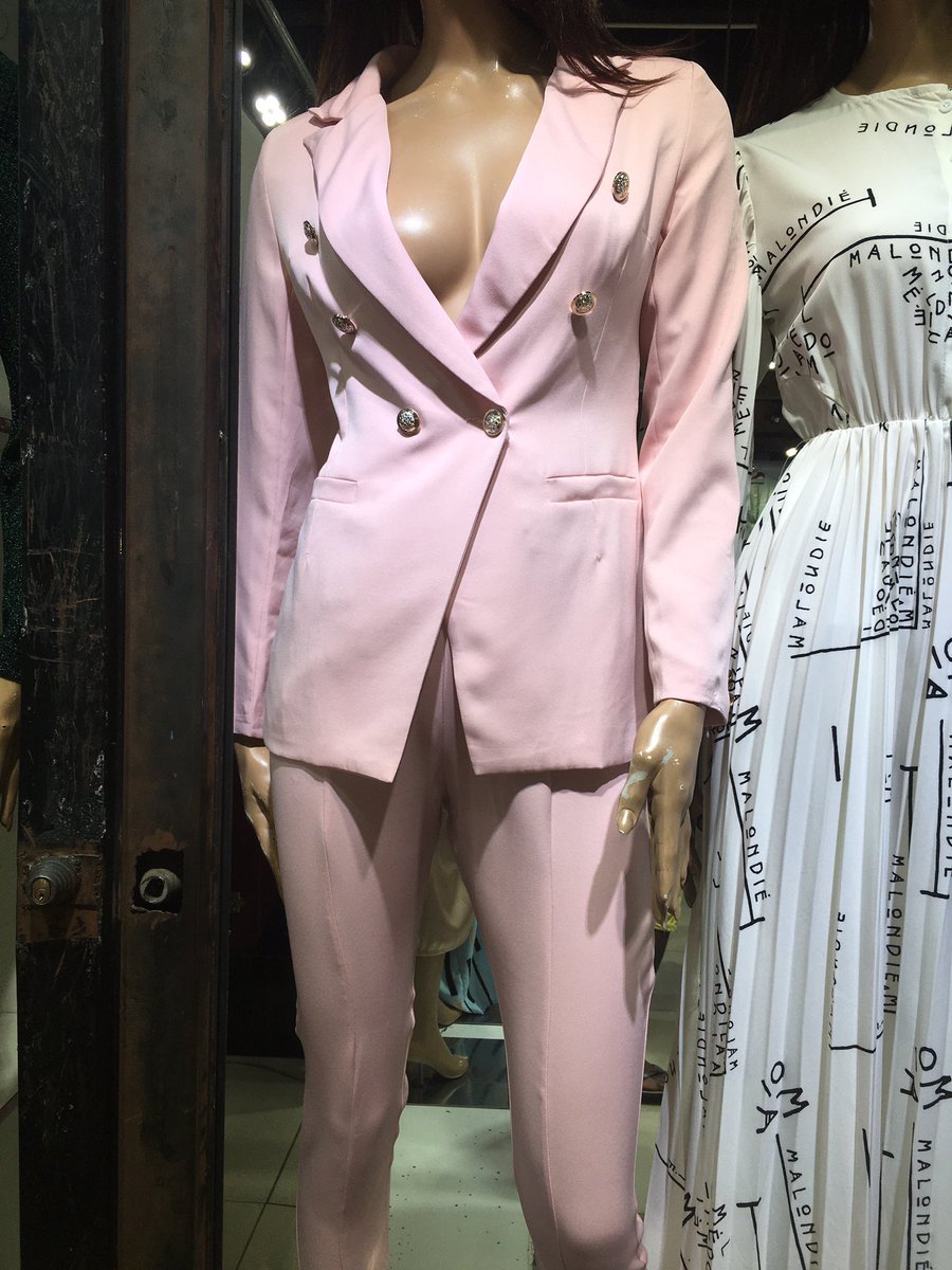 enhle_m1's tweet photo. Hey loves ❤️😍if you need a runner for dragon city and small street or send any parcel home im the girl im reliable, whatsapp 0635518357 i charge R100 and you can use your courier of choice PLZ RT for awareness 🥺#GirlBuyZA #girltalkza ##DJSBU #SheTalkZA #stage6 https://t.co/1ymc2SkDlW