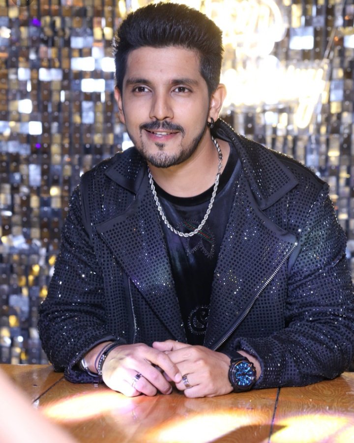 Dil_Saiyaara's tweet photo. 3. Kanwar Dhillon's Which Character Is Your Favourite ❤

#KanwarDhillon https://t.co/sgWeGYfUoS