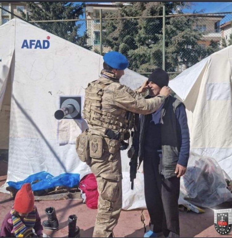 Tabutlara sığdıramadığımız yiğitleri çerçevelere sığdırdık
Bu Milletin Aslanları kahraman Uzman Çavuş'lar özlük haklarının düzeltilmesini bekliyor.
<a href="/RTErdogan/">Recep Tayyip Erdoğan</a> 
<a href="/dbdevletbahceli/">Devlet Bahçeli</a> 
<a href="/mustafaelitas/">Mustafa Elitaş</a> 
@yilmaz_ismet58 
<a href="/erkanakcay45/">Erkan Akçay</a> 
<a href="/M_Levent_Bulbul/">Muhammed Levent BÜLBÜL</a> 
<a href="/alitilkici38/">Ali Tilkici 🇹🇷</a>
#SıraUzmanÇavuşaKadro