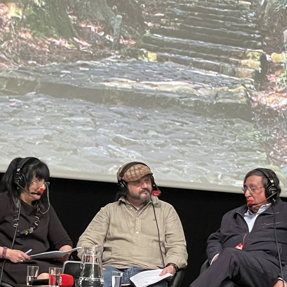 ¿Es correcto considerar utópico al pensamiento ecológico?
<a href="/joaquinaraujo/">Joaquín Araujo</a> 
"Lo que no tiene lugar, es querer vivir sin este lugar"
#EcotopíasRadio3