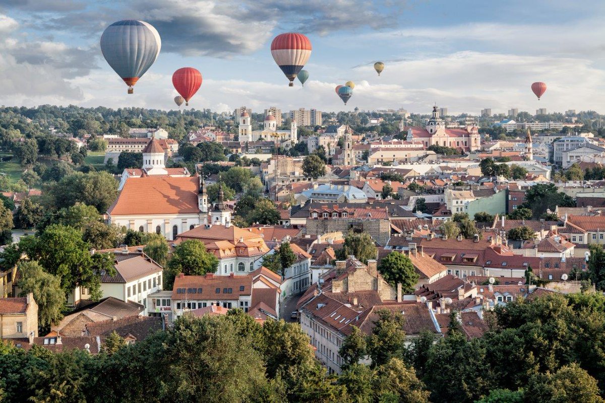 _austrian's tweet photo. Austrian Airlines takes off for #Vilnius again! ✈️
Three times a week, starting today, we're flying our guests to the Lithuanian capital. 🇱🇹 
We wish all our passengers a magical first flight! 🌟 https://t.co/6QSkQLD9et