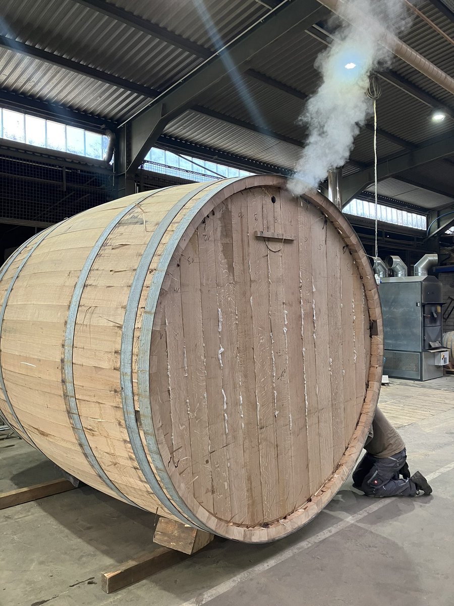 Daywork done, set up of a new really big cask #wilhelmeder #cooperage #barrels