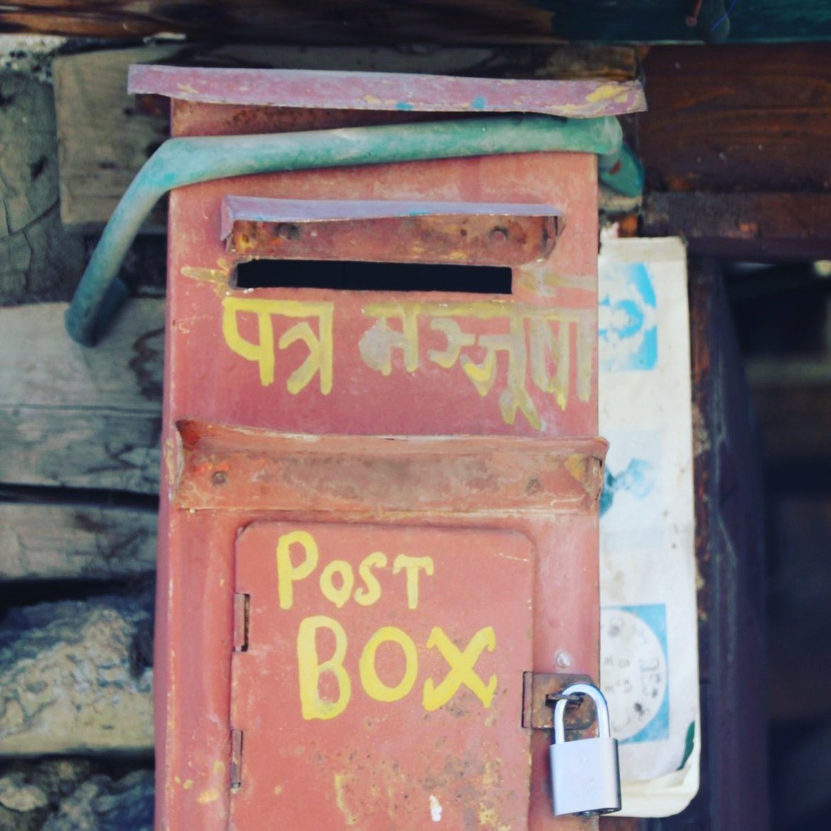 cabapost's tweet photo. 今回のネパールのポストは
「postbox」いろんなタイプがあっておもしろい！

カバポストは世界中のポストを紹介しています。
その他の投稿はこちら ☞ @cabapost

#ポスト #郵便ポスト https://t.co/Lx4WTXtuT6