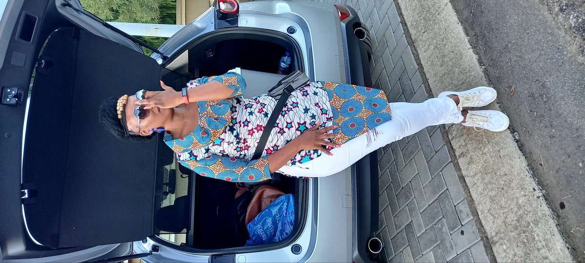 cleo tweet media