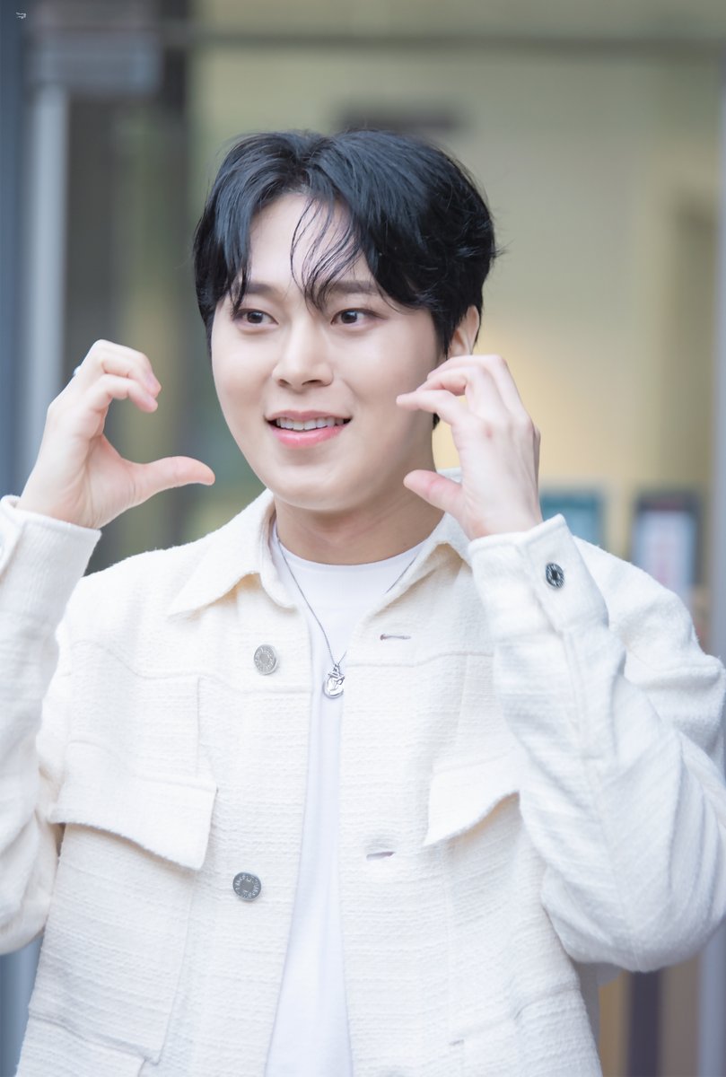 _Young_Img's tweet photo. 230325 토요일
베토벤 / 낮공
카스파 役 이해준 배우님

ෆ⸒⸒⸜( ˶'ᵕ'˶)⸝

#이해준 https://t.co/LCoLA8i27U