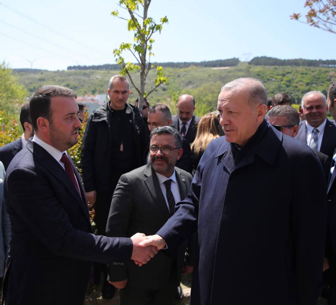 MutluBozogluSlv's tweet photo. Yolun yolumuz, davan davamız
Sevdan, sevdamız,Kavgan kavgamız
Canına can yüküne yoldaşız..

Liderliğinde Türkiye için #HemenŞimdi! https://t.co/4MfyhNTFl2