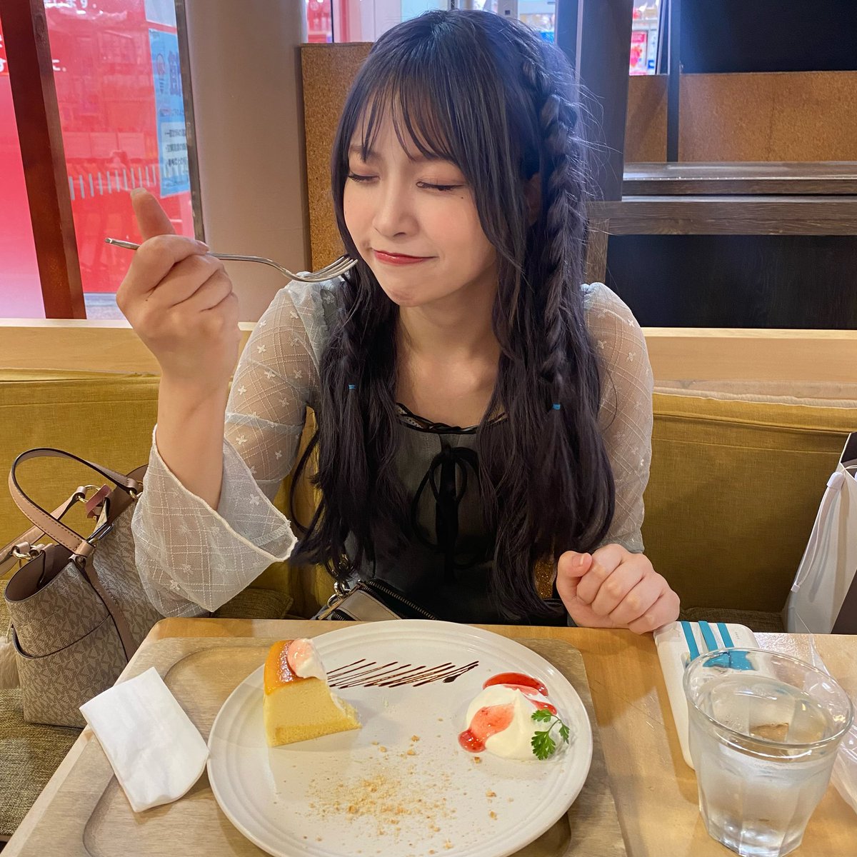 NATAMARU041's tweet photo. カフェデート( "´༥`"  )♡ https://t.co/0f18XspK0E