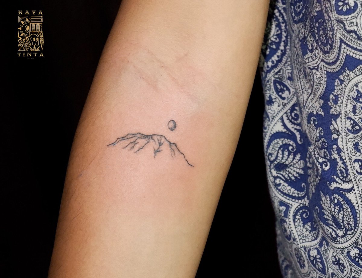 KAYATintaPH's tweet photo. Got no plans for the coming holidays? 🤔 You should get a tattoo with your bestie! 👯♀️
Our inbox is open for inquiries!
Wanna book an appointment? Please click the link and fill out the form: https://t.co/oL3LqURg6i 🍃
#Kayatinta #tattooqc #tattoostudio #tattoonearme https://t.co/JEpsG9GJlG