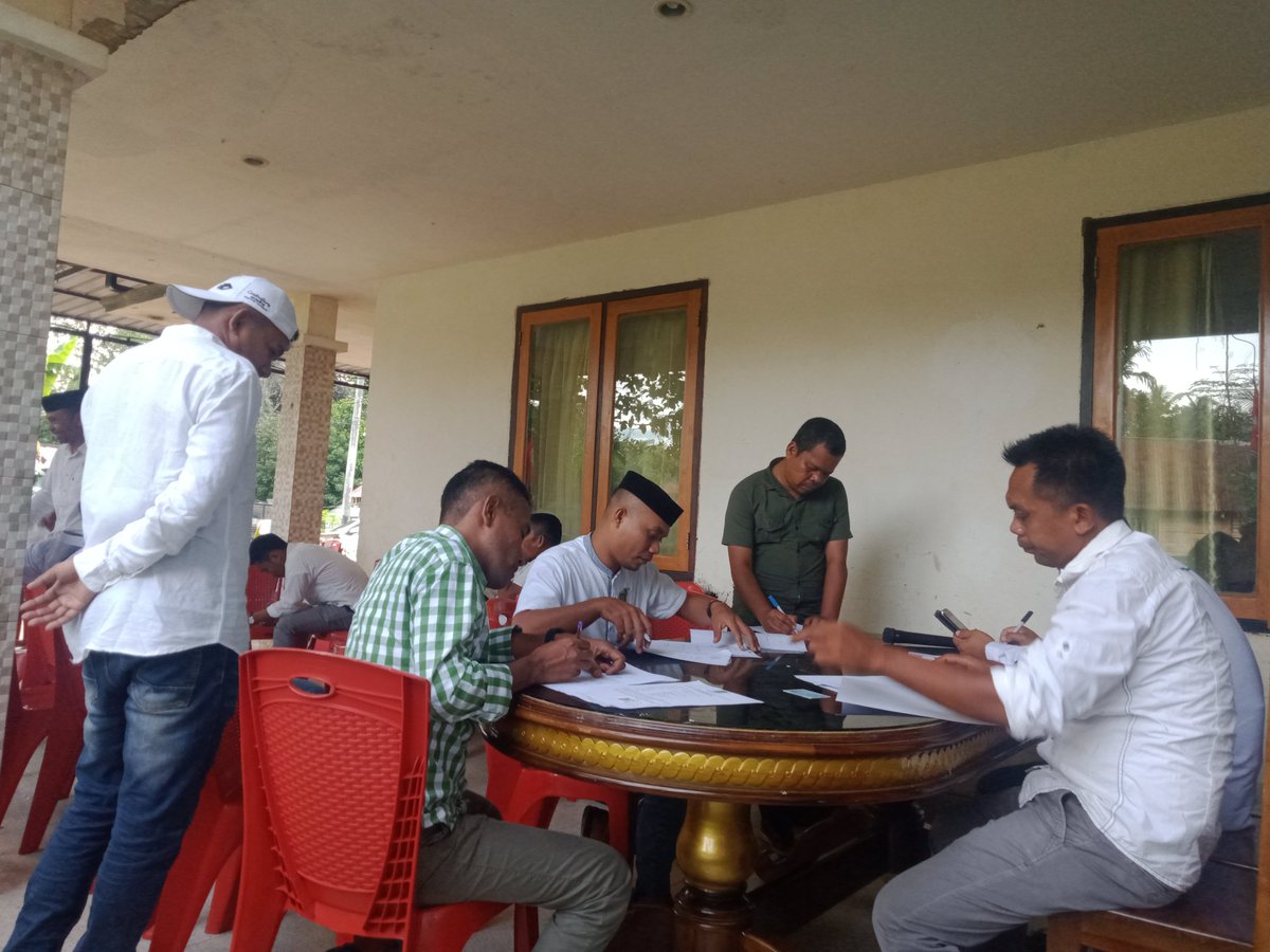 Rapat uji kelayakan dan kepatutan bacaleg DPRD MUNA BARAT dan persiapan pendaftaran

Muna Barat, 26 Maret 2023