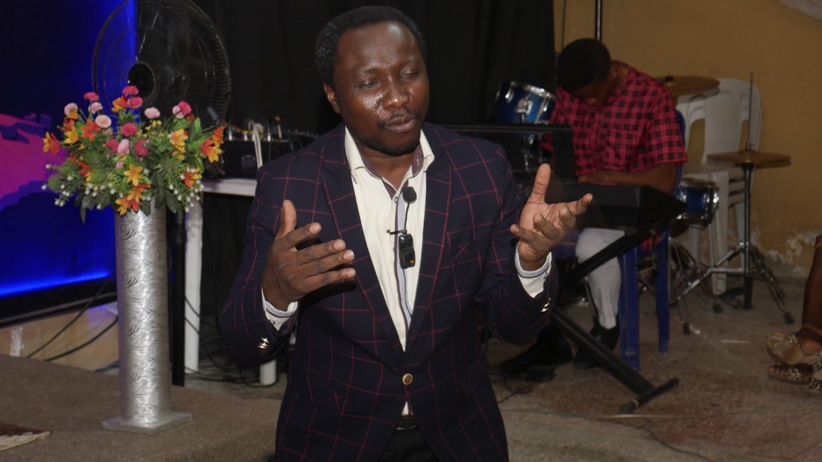 TheChristEmpire's tweet photo. How blessings come✍️
✔️A man cannot become great when there is no blessing;
✔️Blessing comes as a reward for obedience
✔️Blessing comes when you make the Father happy
-Pastor @PstRajiBB
#TCE
#TheChristEmpire
#SuperSundayService
#ActivatingTheBlessing
#PBB https://t.co/Eu0PnROS2j