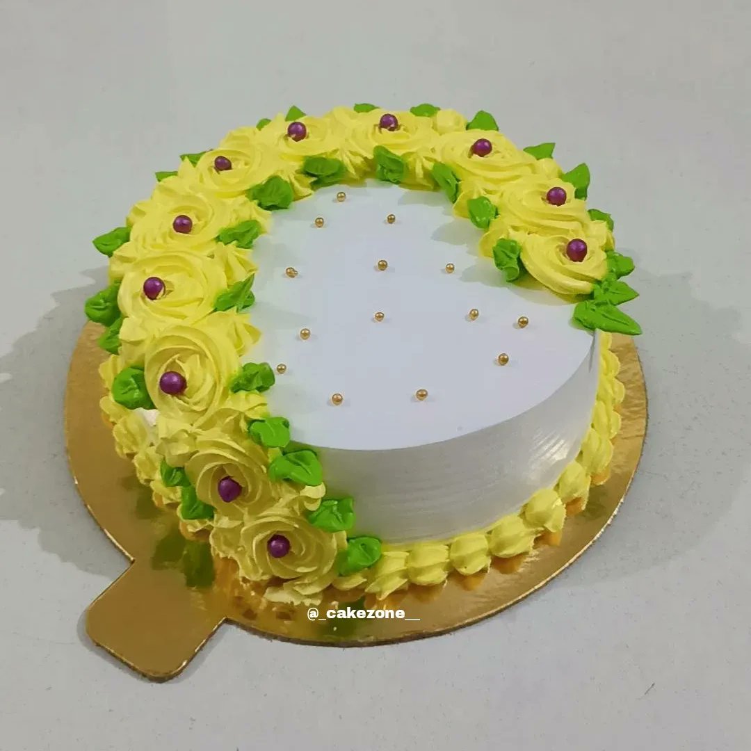 Tender Coconut Cake
Floral design🥰🥰🥰
.
.
#cake #tendercake #coconutcake #egglesscake