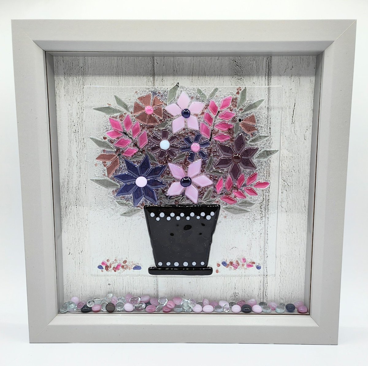 Another new listing, a pretty flower pot in elegant pinks and grey. Just head over to my #Etsy shop if you like it 😊 

etsy.com/listing/126684…

#UKGiftAM #UKGiftHour #handmade #Flowers #sundayvibes #weekendvibes  #shopsmall