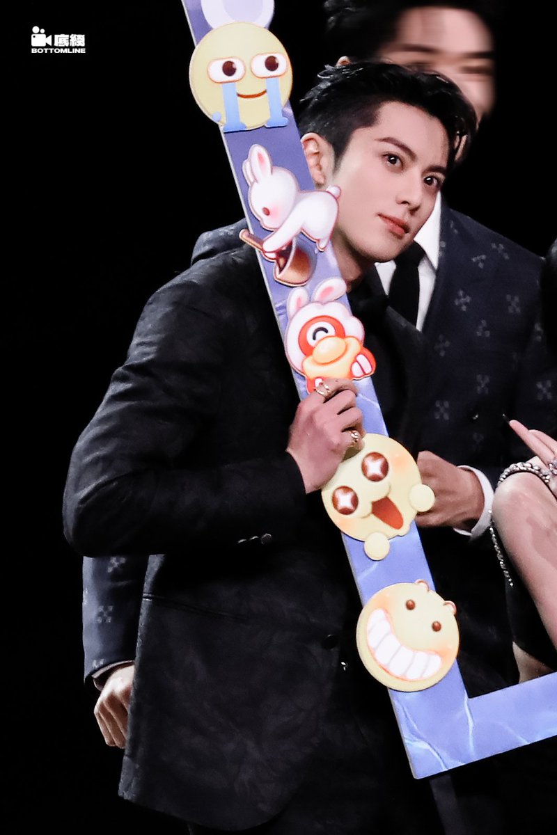 ตาแป๋วเลย​  #DylanWang #DylanWang2022WeiboNight