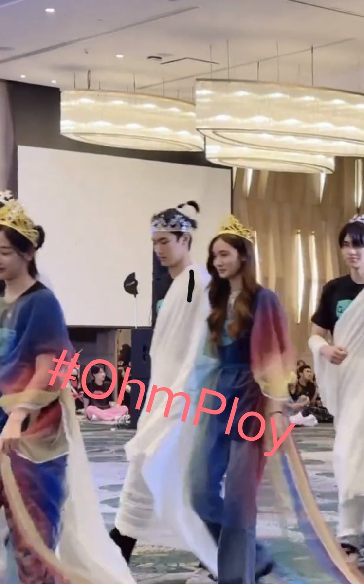 OhmPawatsWife's tweet photo. Hahaha our Den @ohmpawatt is shippable , as of now there's 4 CP # on #GmmtvOuting2023 

1. #OhmNanon 
2. #OHMTU 
3. #ohmperth 
4. #Ohmploy

Den @ohmpawatt 😎😎😎
#ohmpawat https://t.co/rZclQ7iNU5