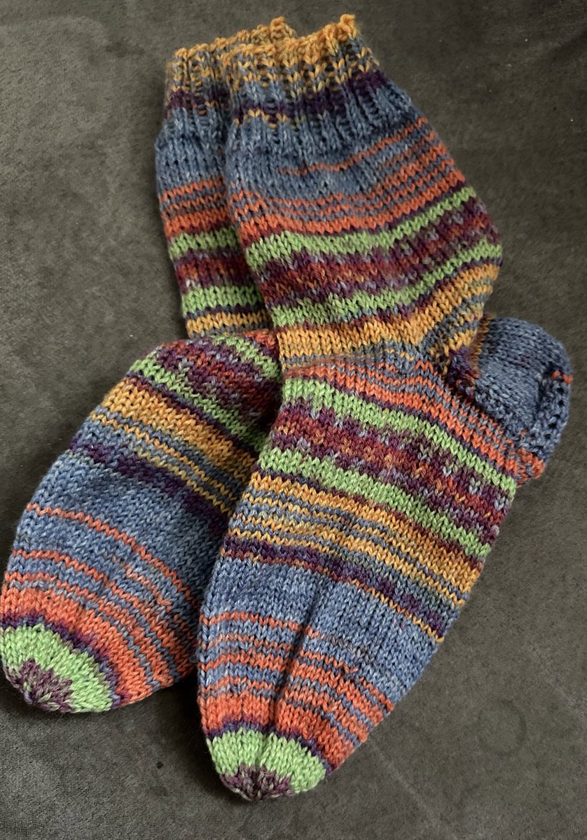 ManuT1983's tweet photo. Paar 04 / 2023 Größe: 32/33, Muster: Stinos, Wolle: Opal Abo  #sockenstricken #stricksocken #handmade #selbstgestrickt #handgestrickt #opalsockenwolle #opalabo #sockenwollevonopal #strickenmachtglücklich #strickenisttoll #strickenentspanntundmachtglücklich #Handarbeitsclub https://t.co/80cAmDe01q