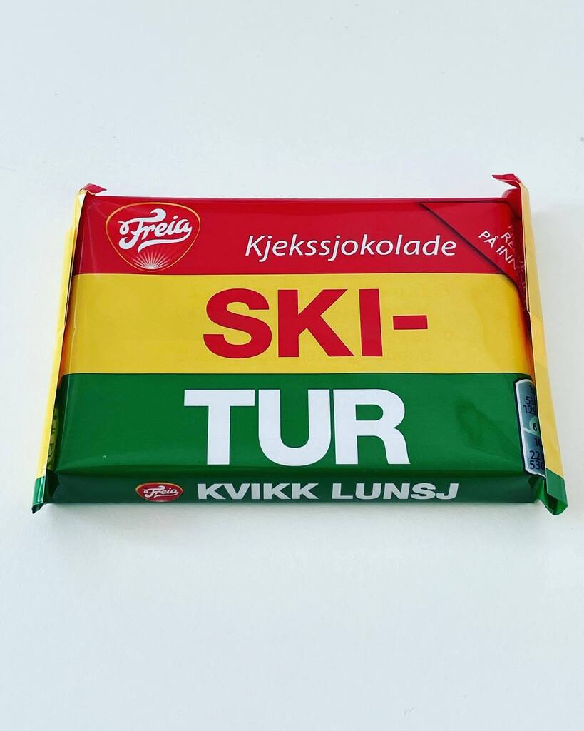 s2martin's tweet photo. Pining for the fjords 😢 

🇳🇴Ski tur 🇬🇧Ski trip

#kvikklunsj https://t.co/uKHtANmqS4 https://t.co/Suefio61VK
